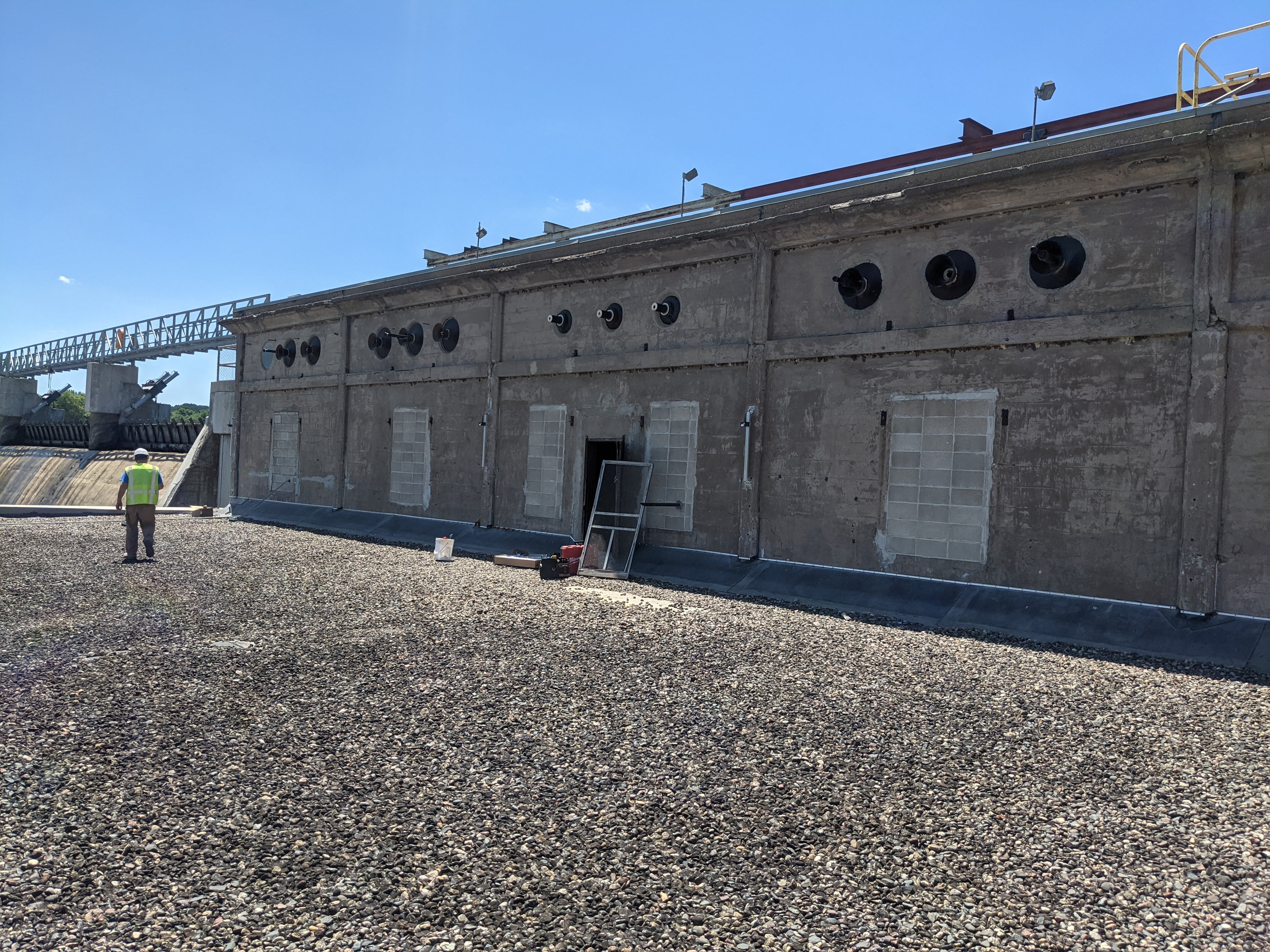 tilt sensors on tilt beams on concrete dam
