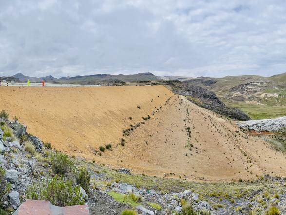 Selene Mine Peru tailings dam wireless monitoring